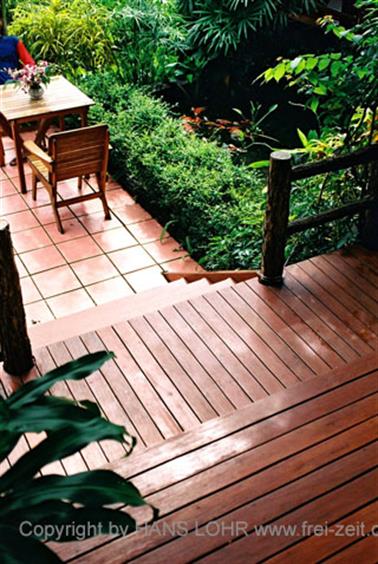 17 Thailand 2002 F1080024 Khao Lak Restaurant Ruen Mai_478